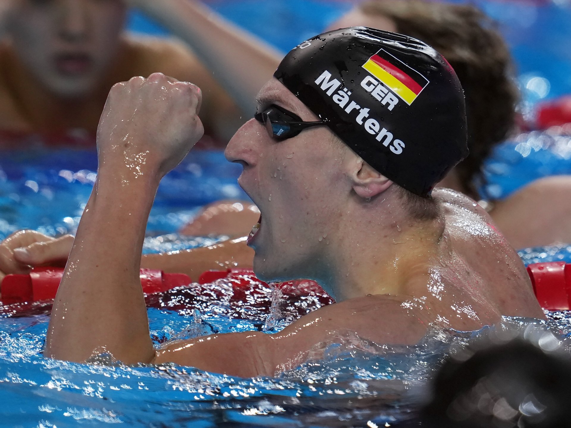 Lukas Märtens siegt bei den Deutschen Meisterschaften mit Weltklassezeit