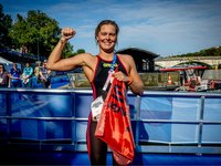 Sharon van Rouwendaal nach ihrem Erfolg beim Freiwasserschwimmen in Paris