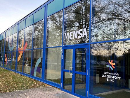 Außenansicht der Mensa Magdeburg