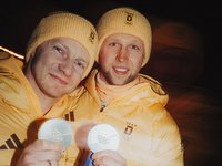 Im Zweierbob holte Alexander Schüller (re.) bereits Silber. Jetzt fahren Sachsen-Anhalts Starter allesamt um olympisches Edelmetall Im Zweierbob holte Alexander Schüller (re.) bereits Silber. Jetzt fahren Sachsen-Anhalts Starter allesamt um olympisches Edelmetall