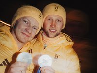 Im Zweierbob holte Alexander Schüller (re.) bereits Silber. Jetzt fahren Sachsen-Anhalts Starter allesamt um olympisches Edelmetall 