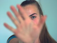 Ein zentrales Aufgabenfeld der ausgeschriebenen Stelle ist die Entwicklung sowie die parallele Umsetzung eines gesamtverbandlichen Konzeptes zum Schutz vor Gewalt im Sport.