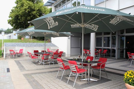 Terrasse der Gaststätte "Zum Fuchsbau" an der Landessportschule.