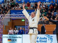SV Halle-Athletin Friederike Stolze kurz nach dem Gewinn der Bronzemedaille bei den U23-Judo-Europameisterschaften in Potsdam