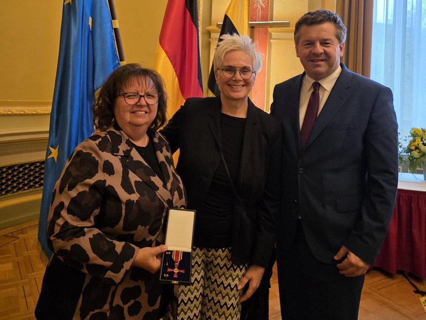 Die Präsidentin des Kreissportbundes Saalekreis Angela Heimbach erhält den Verdienstorden der Bundesrepublik Deutschland
