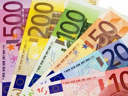 (Nachwuchs-)Leistungssport fördern Auf diesem Motiv sind Geldscheine dargestellt.