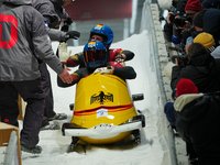 Zieleinfahrt von Francesco Friedrich und Alexander Schüller im finalen 4. Durchlauf