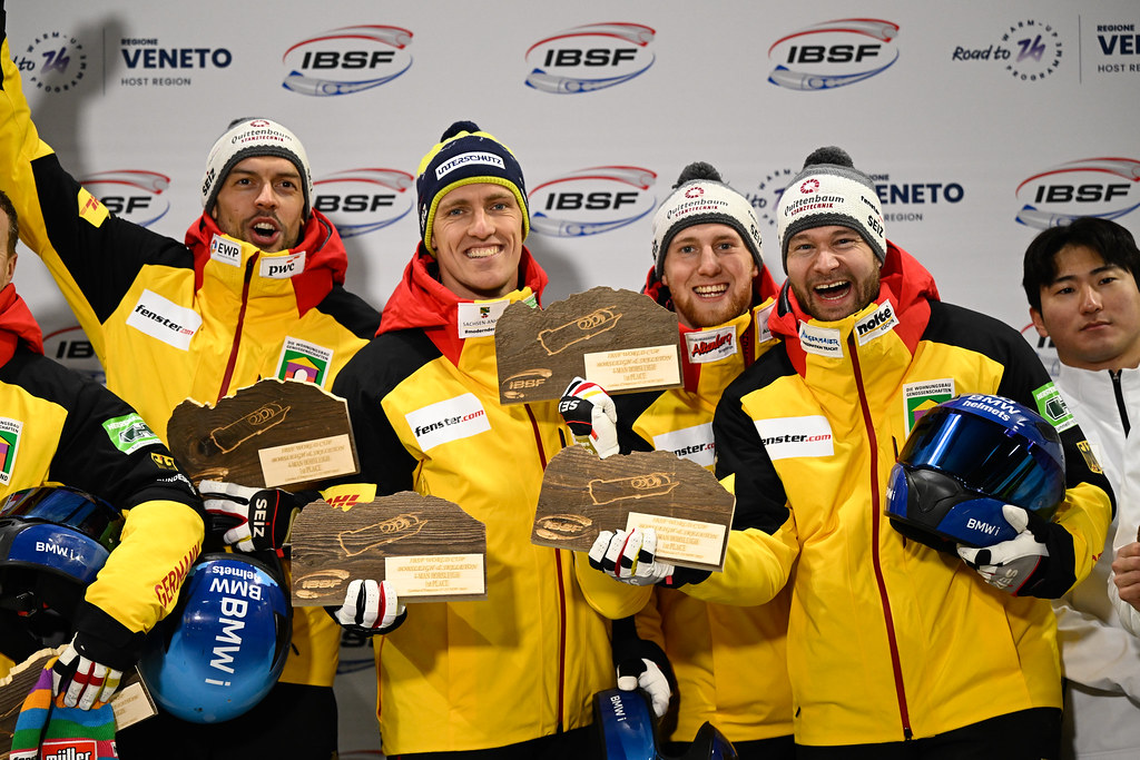 Starker Saisonauftakt der Weltcupsaison: Zwei Athleten vom SV Halle im Viererbob erfolgreich